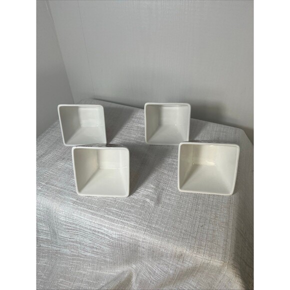 Ciroa Simple Serve  Porcelain Appetizer Bowls Christmas Red White Set Of Four. - Picture 4 of 5